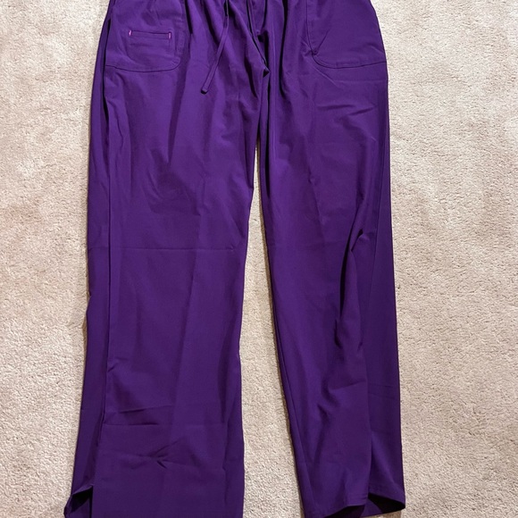 Plus Size Scrubs 2 pants and 1 top - Picture 9 of 9